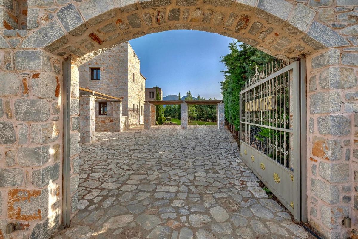 Achelatis Traditional Guest Houses - Housity