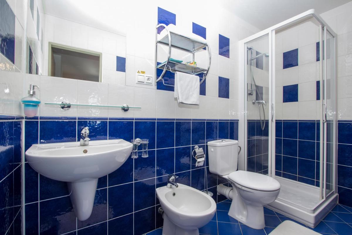 Garni HOTEL Fellini - Housity