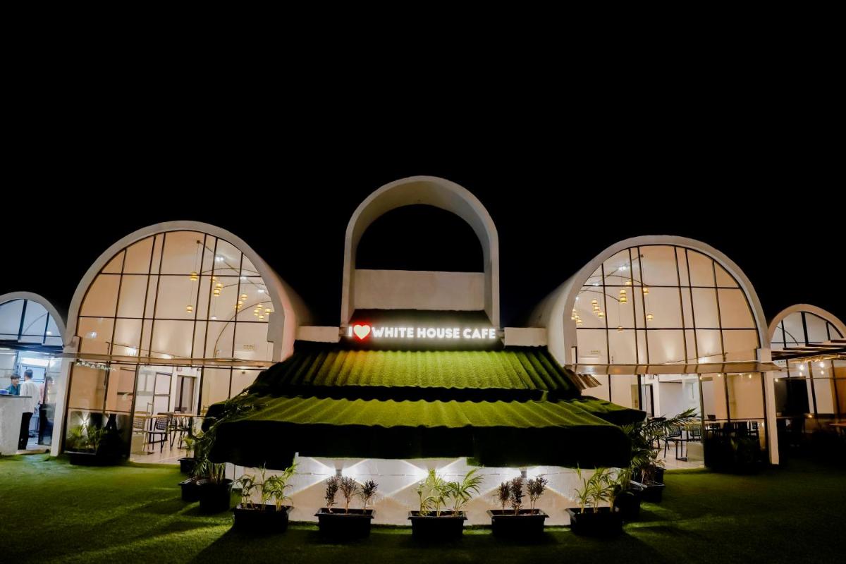 Hotel Royal Accord - Housity