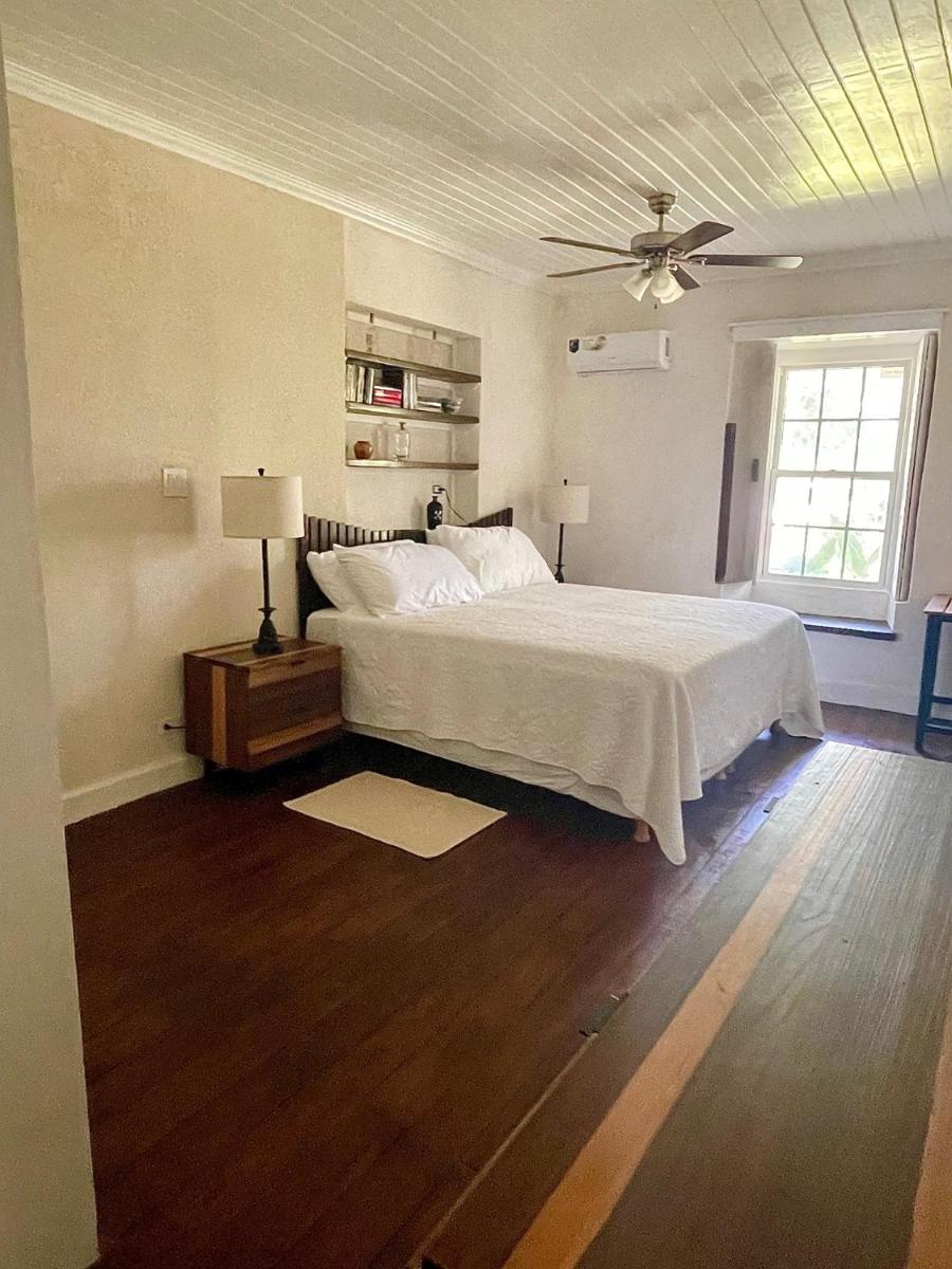 Canvas and Cave - Housity