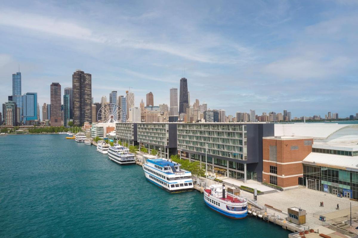 Sable At Navy Pier Chicago, Curio Collection By Hilton - Housity