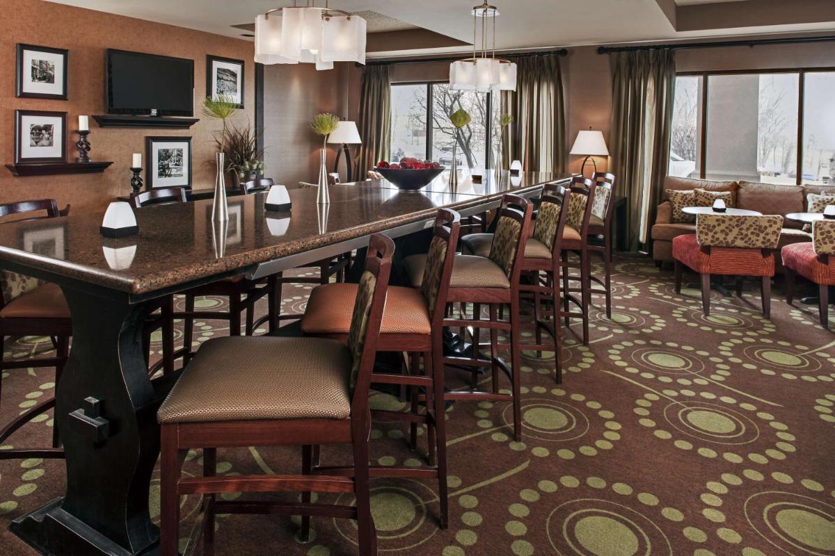 Hampton Inn Iowa City/Coralville - Housity