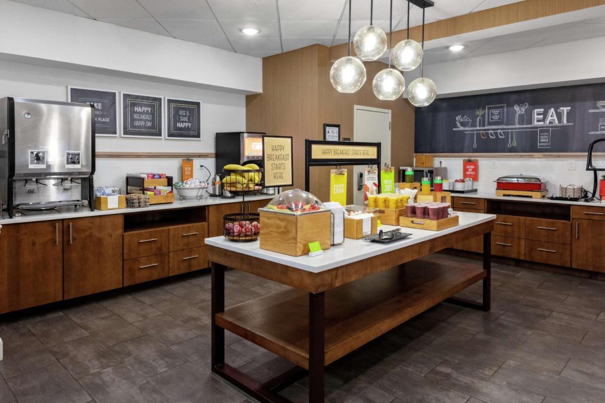 Hampton Inn & Suites Concord-Charlotte - Housity