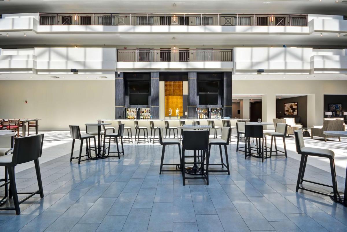 Embassy Suites Charlotte - Housity