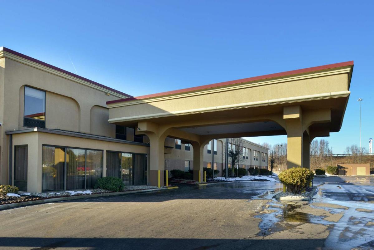 Hampton Inn Columbus-East - Housity