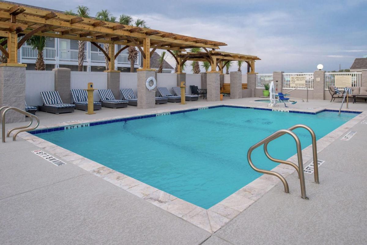 Hampton Inn and Suites Port Aransas - Housity