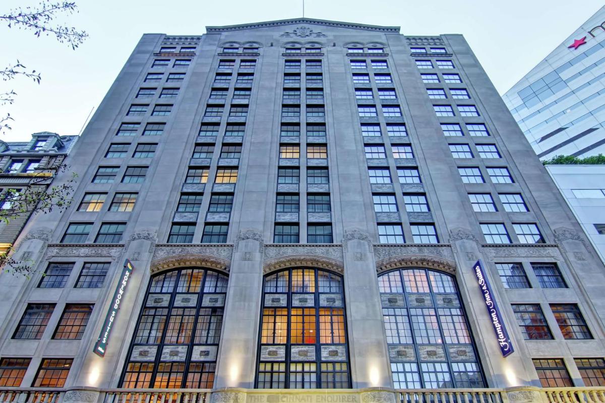 Hampton Inn and Suites Cincinnati - Downtown - Housity