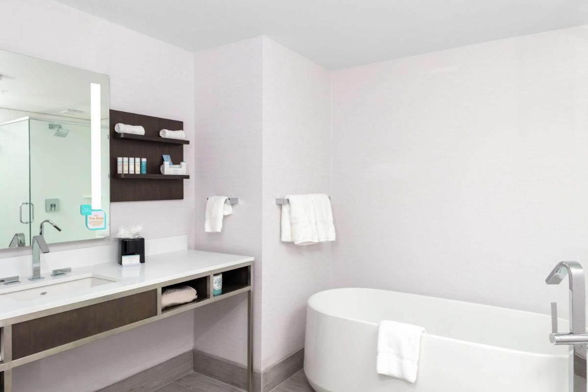 Hilton Garden Inn Denver/Thornton - Housity