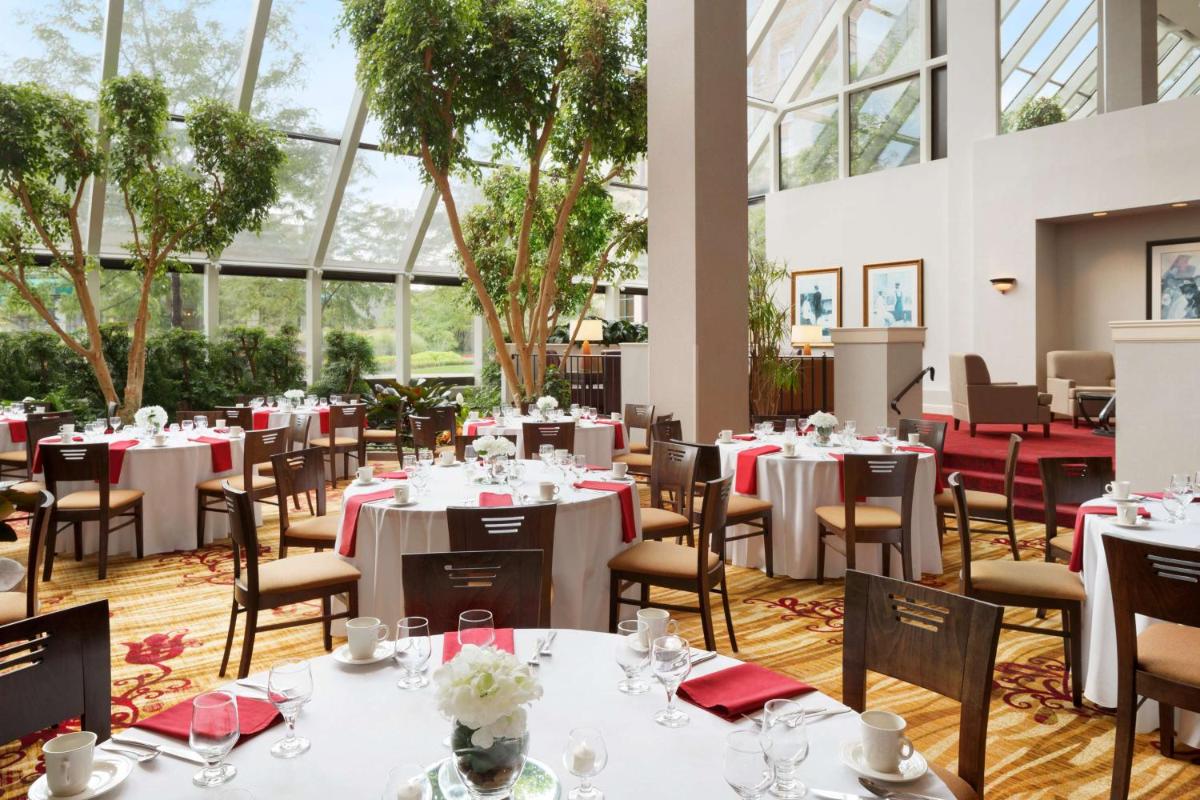 Hilton Fort Wayne at the Grand Wayne Convention Center - Hizvo