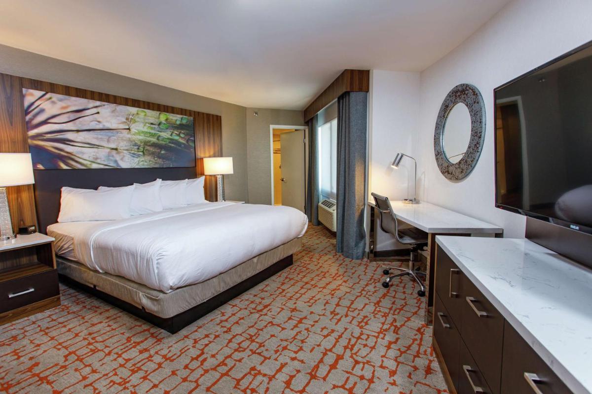 DoubleTree by Hilton Appleton, WI - Housity