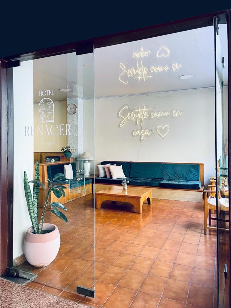 Hotel Renacer Tarija - Housity