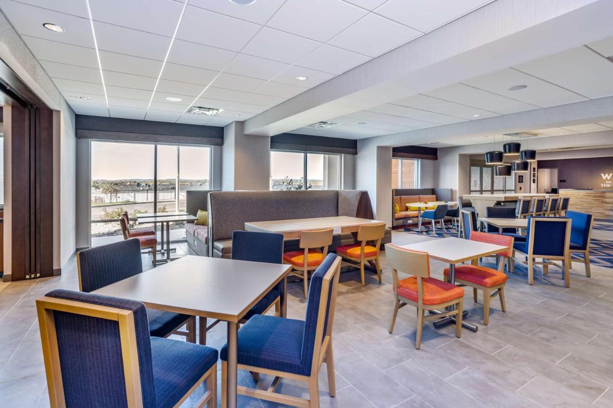 Hampton Inn Bedford In, In - Housity