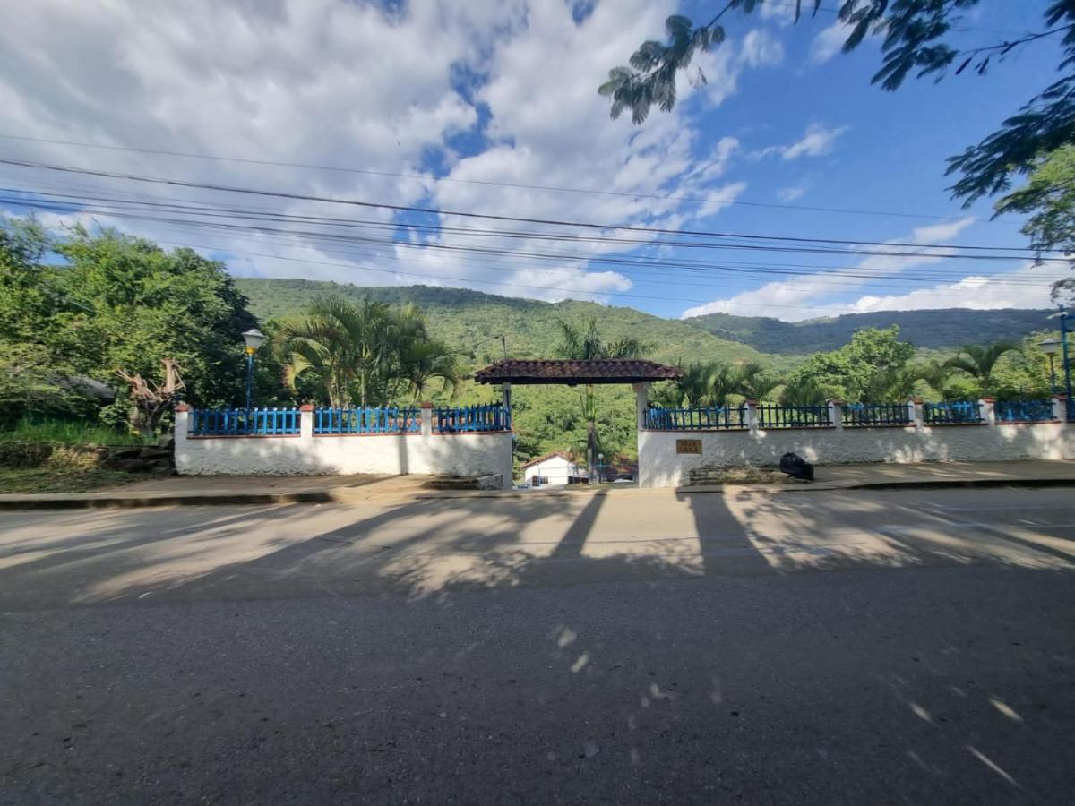 Hotel Villa Lucila - Housity