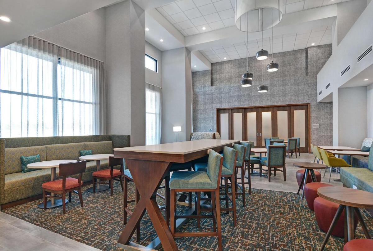Hampton Inn & Suites Middleburg, Fl - Housity