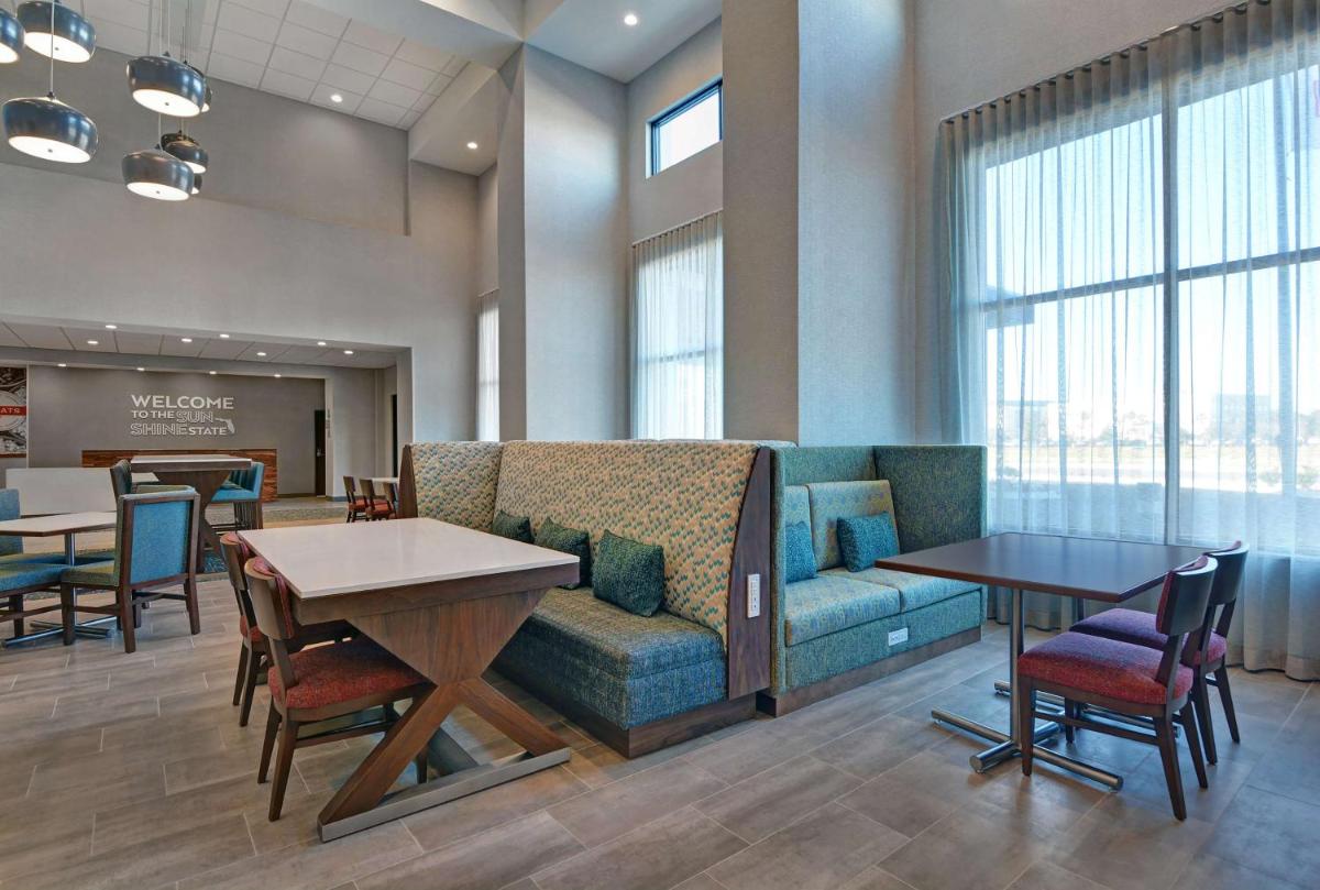 Hampton Inn & Suites Middleburg, Fl - Housity