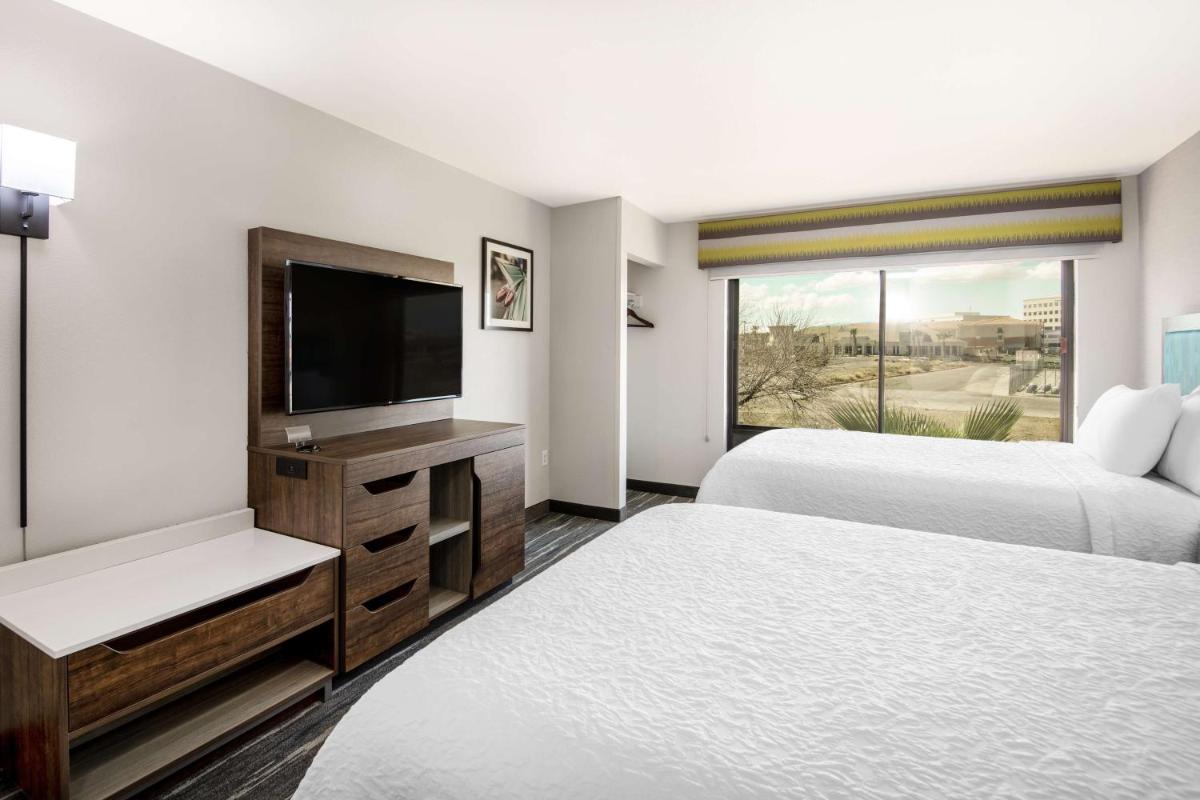 Hampton Inn & Suites Las Vegas-Henderson - Housity