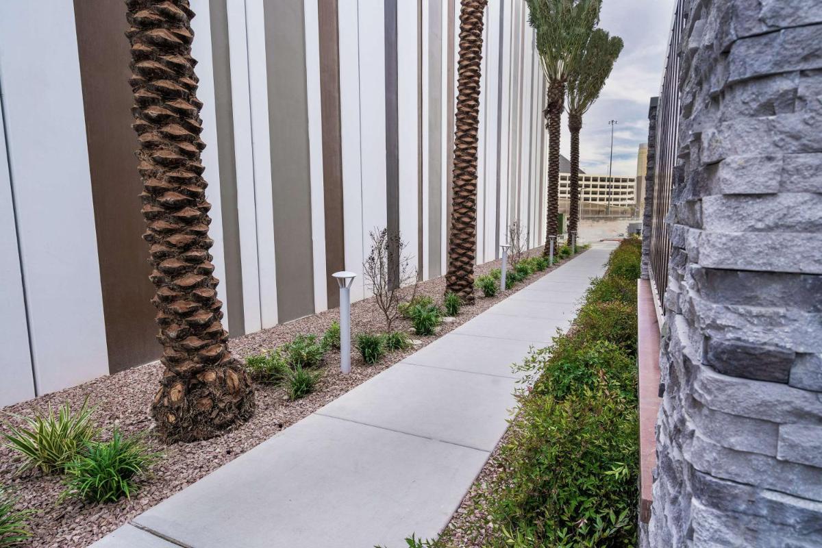Home2 Suites by Hilton Las Vegas Stadium District - Housity