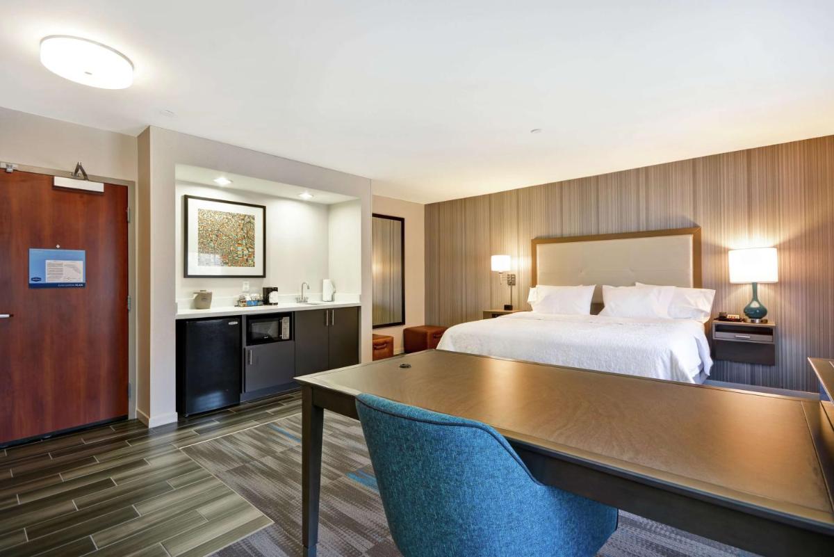 Hampton Inn & Suites Los Angeles Burbank Airport - Housity