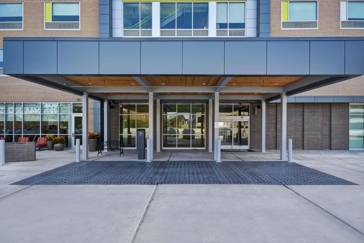 Home2 Suites By Hilton Columbus Downtown - Housity