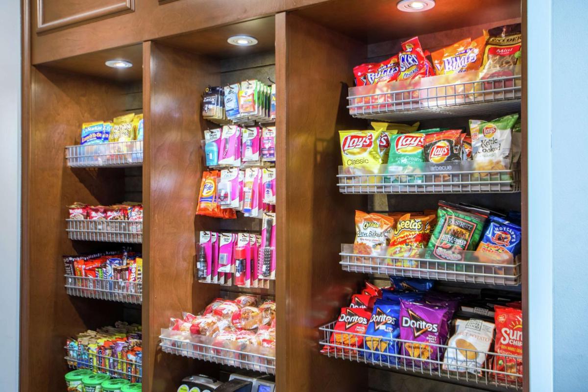 Hilton Garden Inn Independence - Housity