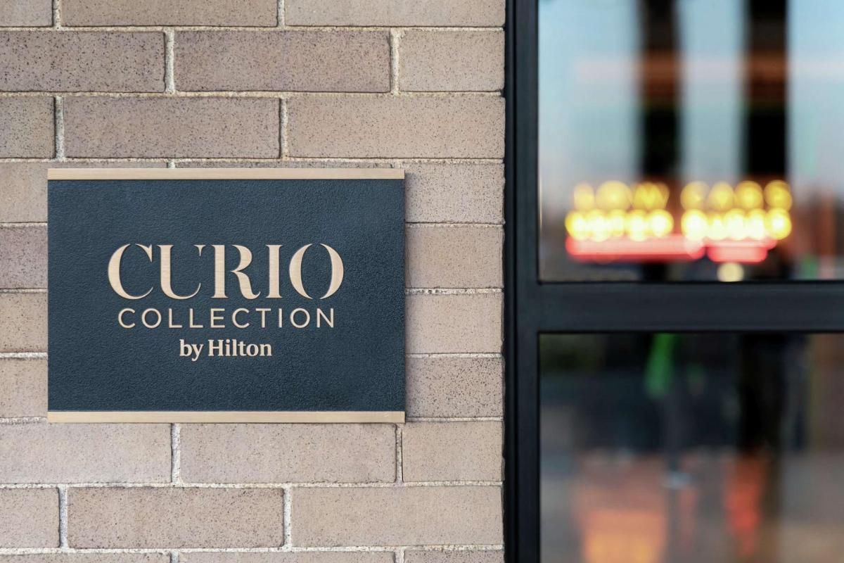 The Central Station Memphis, Curio Collection By Hilton - Housity