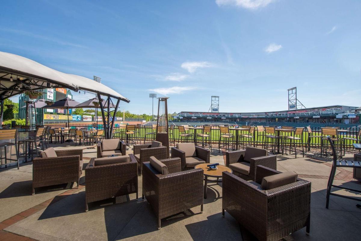 Hilton Garden Inn Manchester Downtown - Housity
