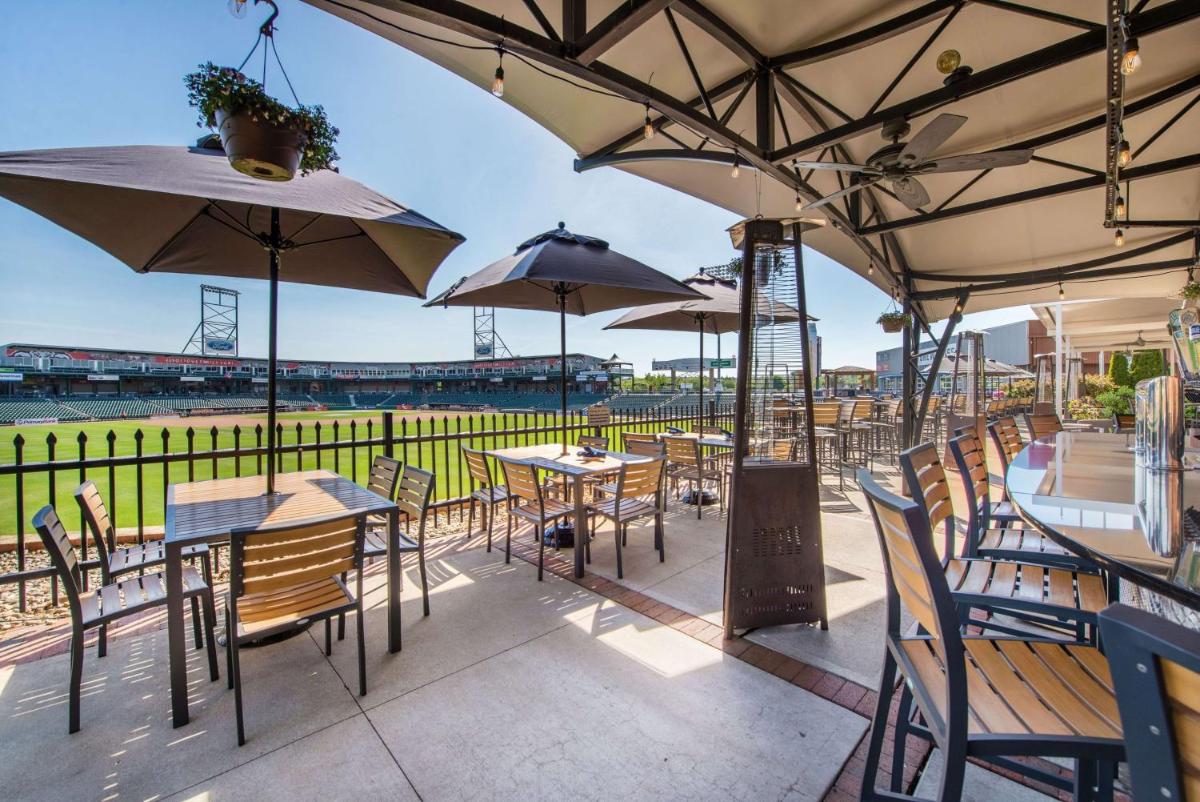 Hilton Garden Inn Manchester Downtown - Housity