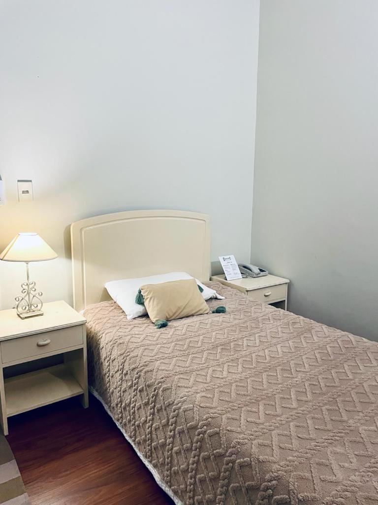 Hotel Renacer Tarija - Housity