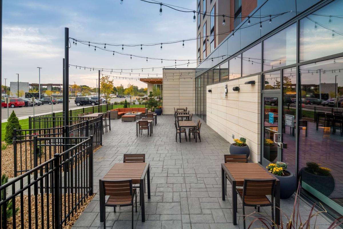 Suitetrails - Hilton Garden Inn Milwaukee Brookfield Conference Center