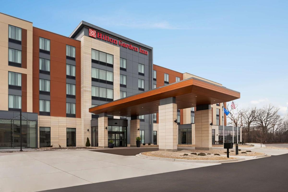 Suitetrails - Hilton Garden Inn Milwaukee Brookfield Conference Center