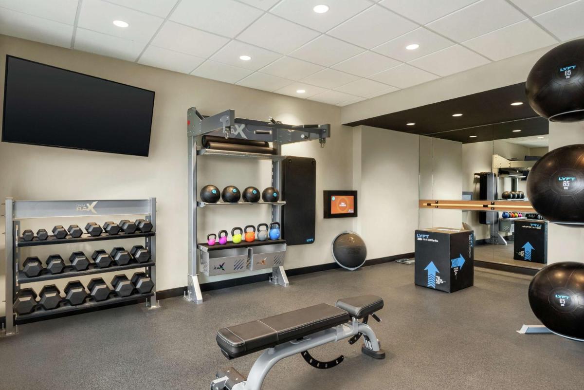 Tru By Hilton Milwaukee Brookfield - Housity