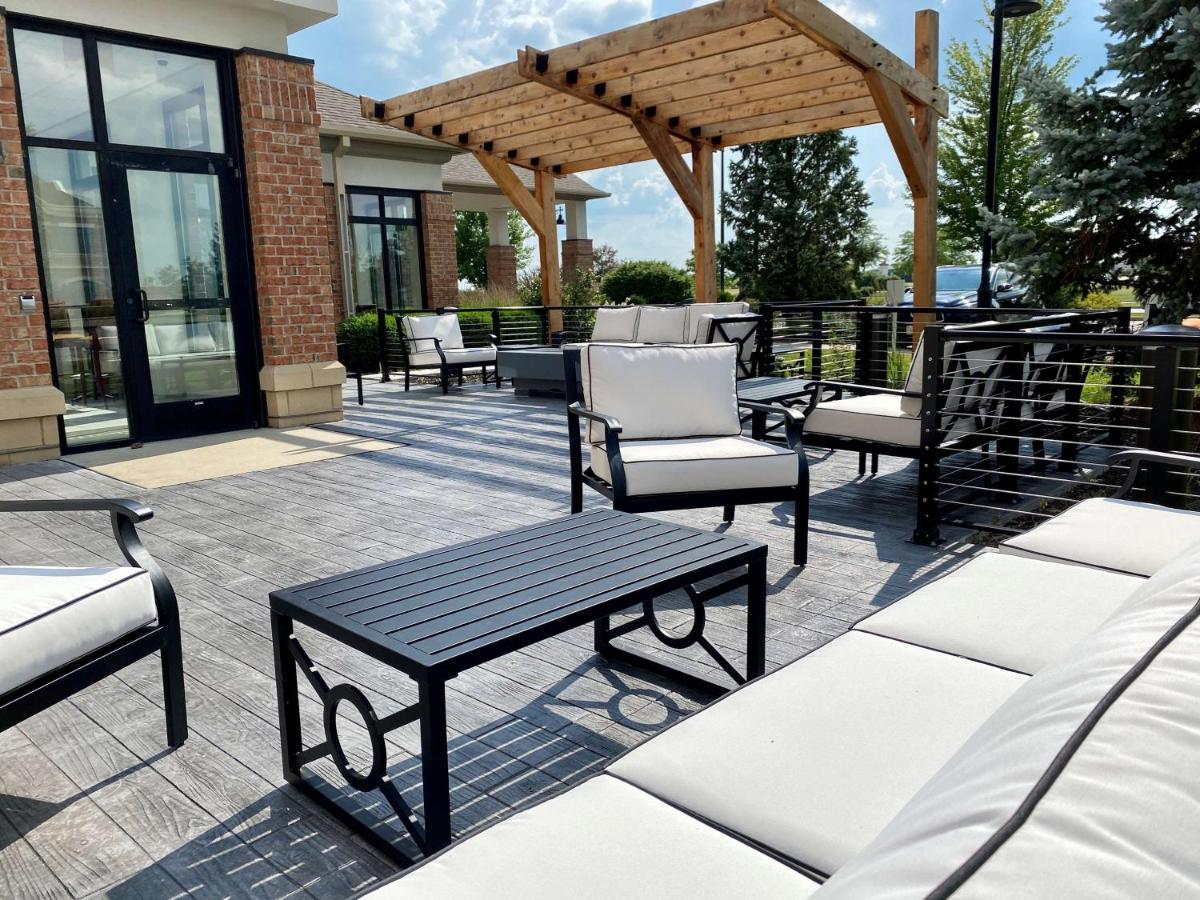 Hilton Garden Inn Oconomowoc - Housity
