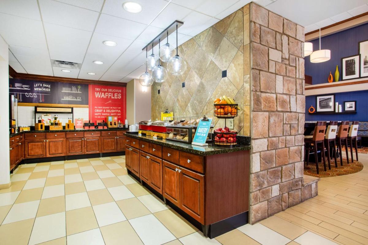 Hampton Inn & Suites Nashville-Smyrna - Housity