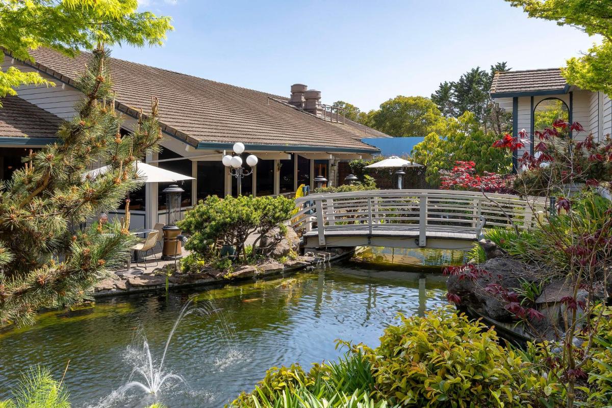 Seacliff Inn Aptos, Tapestry Collection by Hilton - Housity
