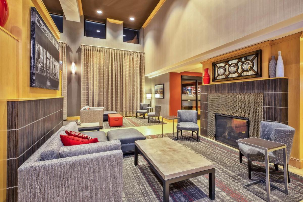 Hampton Inn & Suites Madison - West - Housity