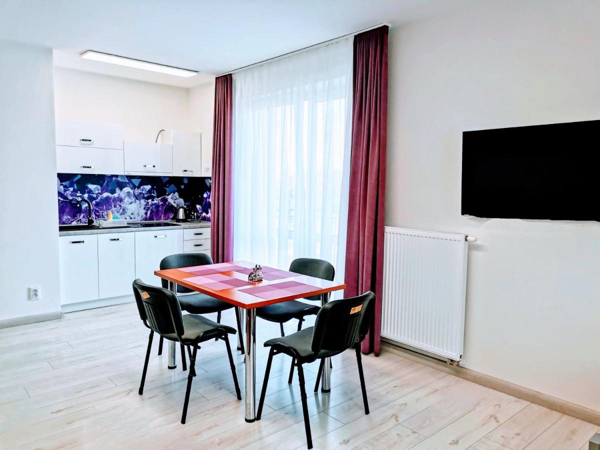 Comenius Apartments - Apartmány na rohu - Housity