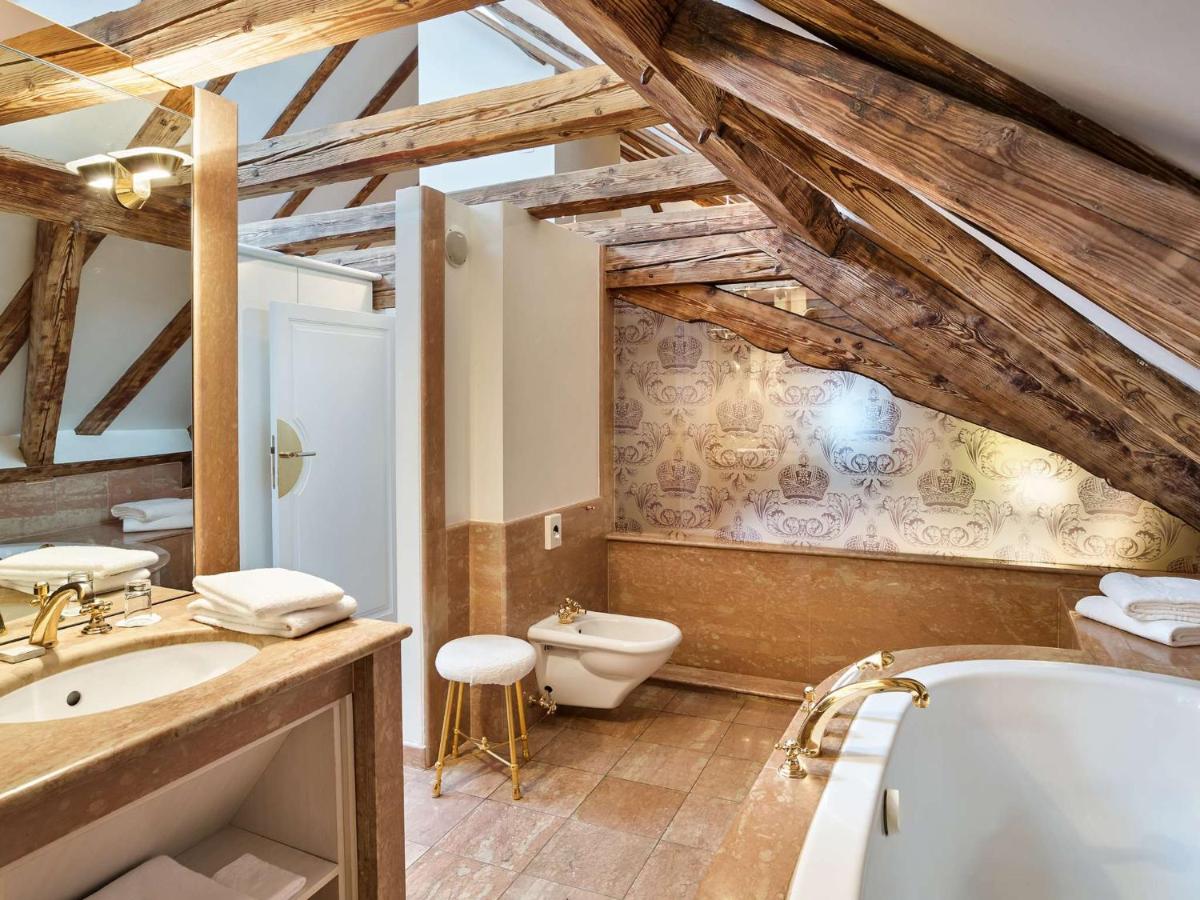 Radisson Blu Hotel Altstadt - Housity