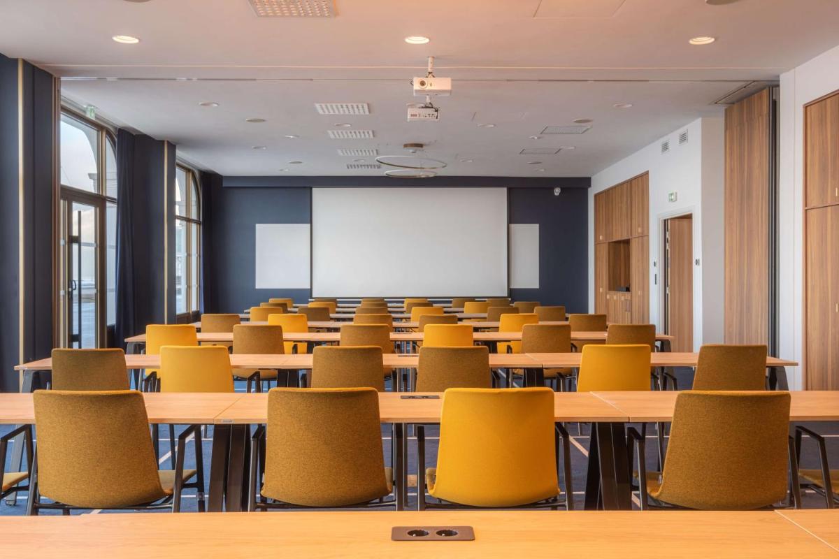 Espace de conférence ou salle de réunion dans l'établissement Radisson Blu Grand Hotel & Spa, Malo-Les-Bains