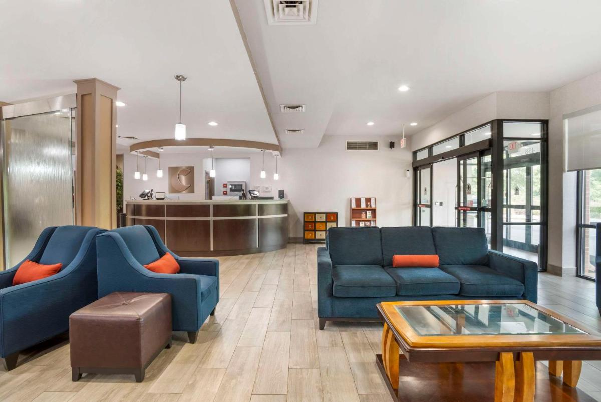 Comfort Suites At WestGate Mall - Housity