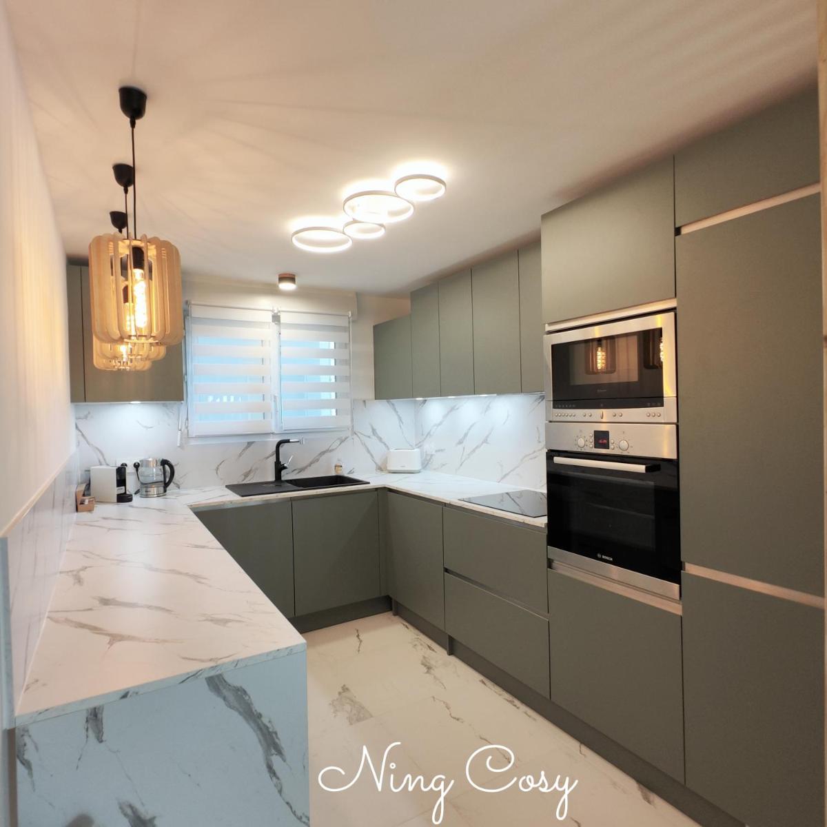 Superbe Cosy Duplex Appartement T3 Charpenne Tête D'or avec parking privé gratuit - Housity