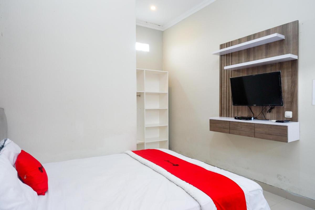 RedDoorz Syariah At Berlian Homestay Wirobrajan - Housity