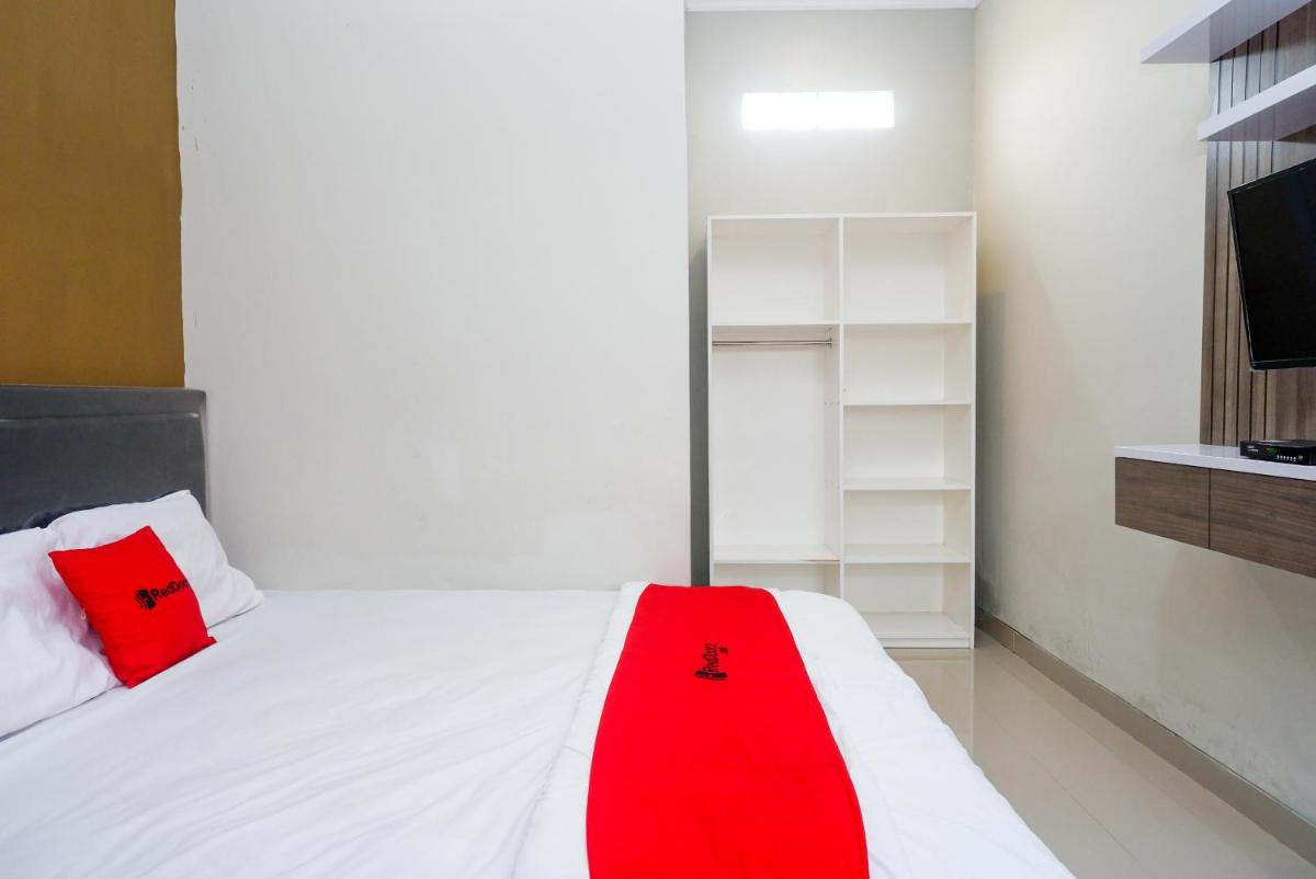 RedDoorz Syariah At Berlian Homestay Wirobrajan - Housity