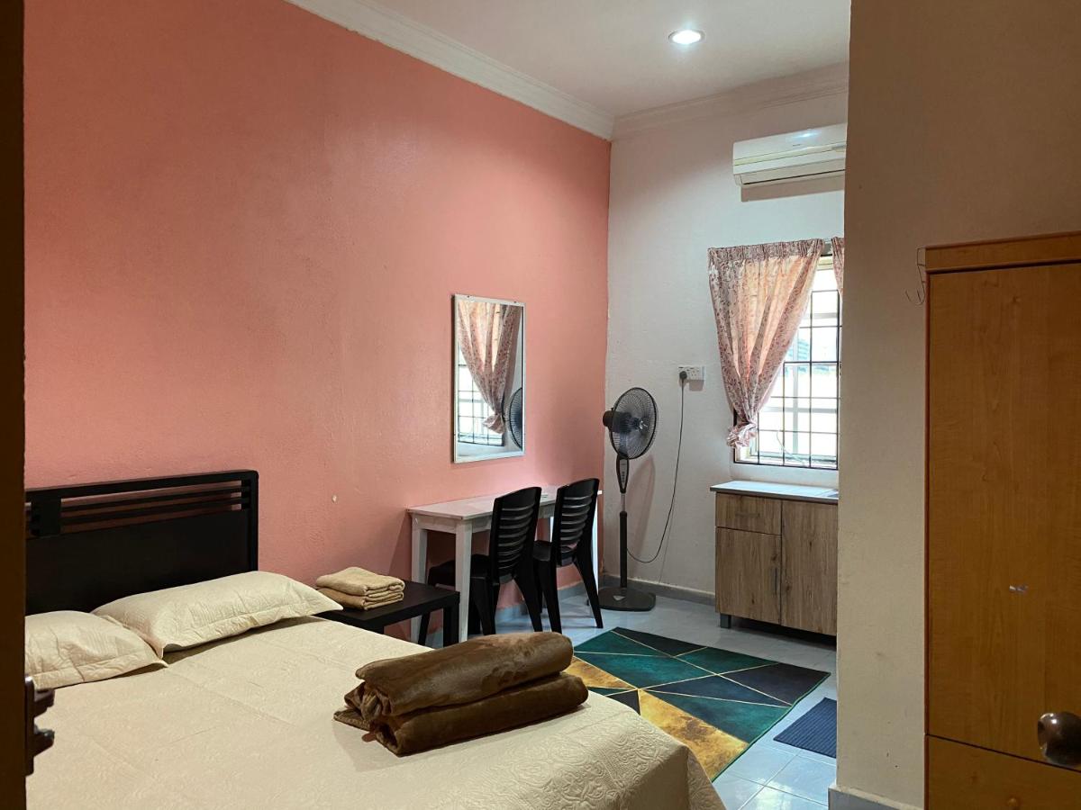 Bilik Harian Pengkalan Chepa - Housity