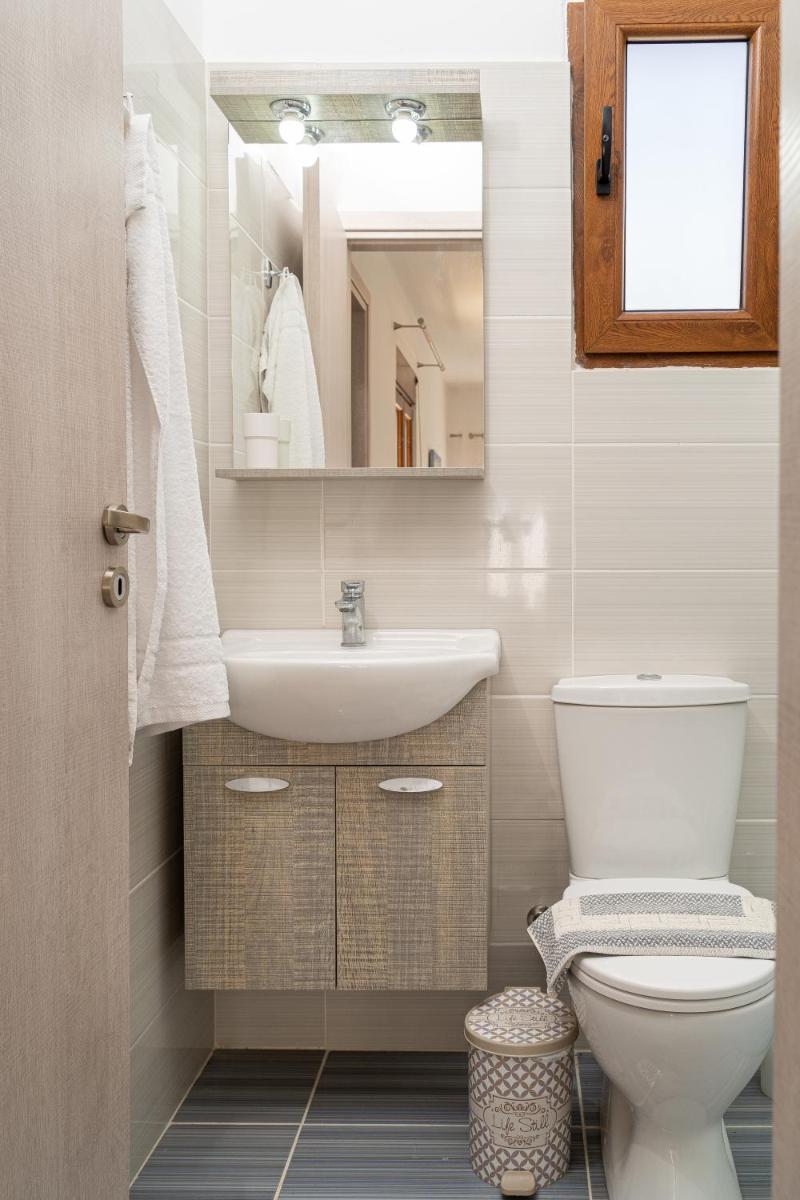 Akrotiri Apartments - Housity