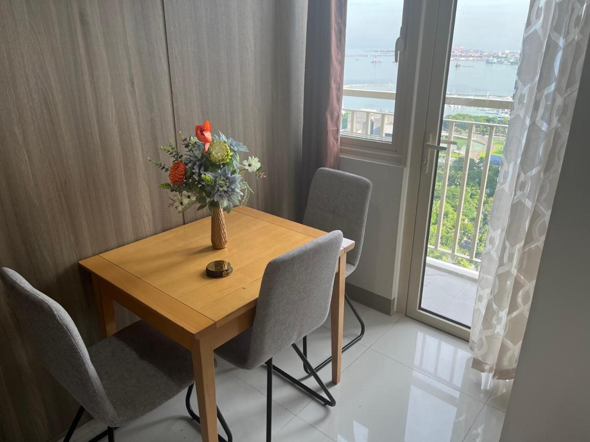 Penthouse at the Coast with Prime and DisneyPlus - Housity