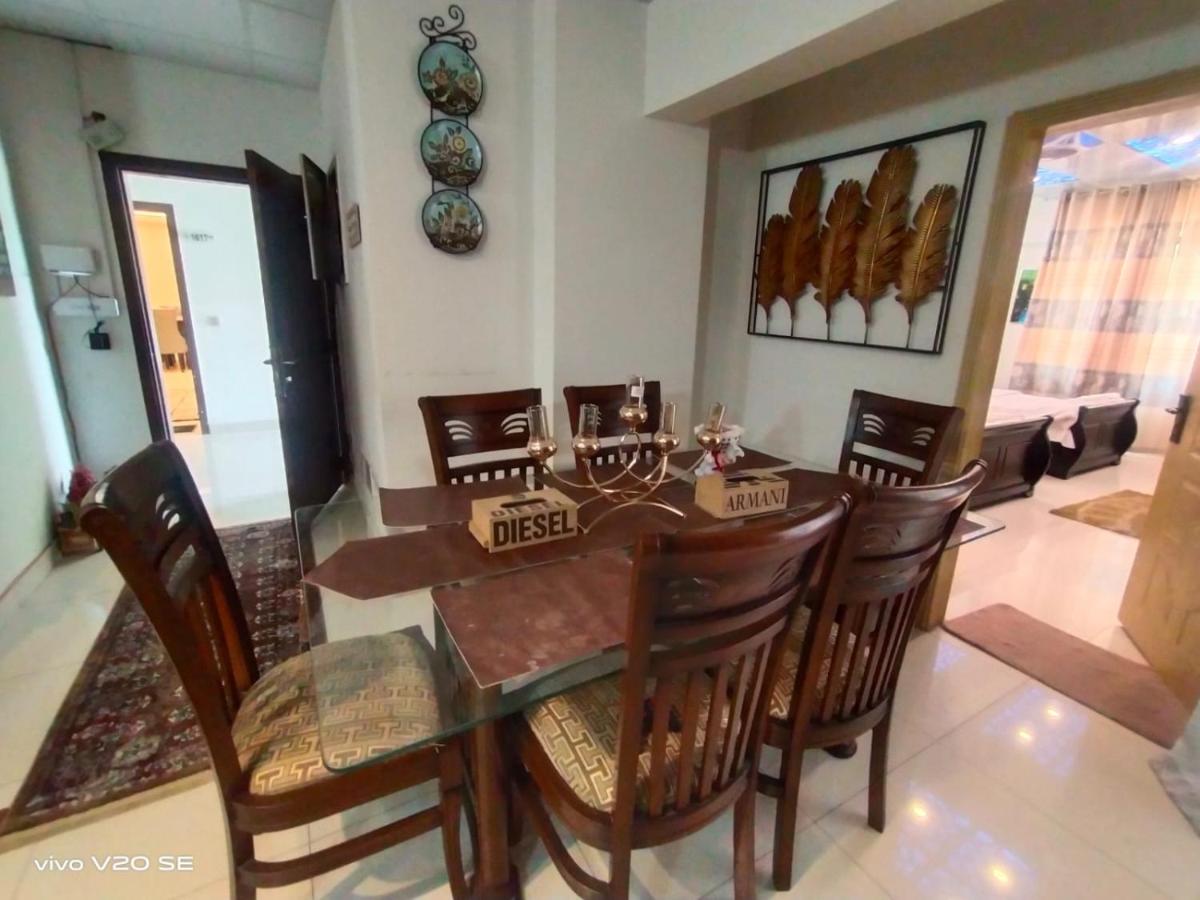 Suitetrails - AQZ Super Deluxe three bedroom apartment with Terrace