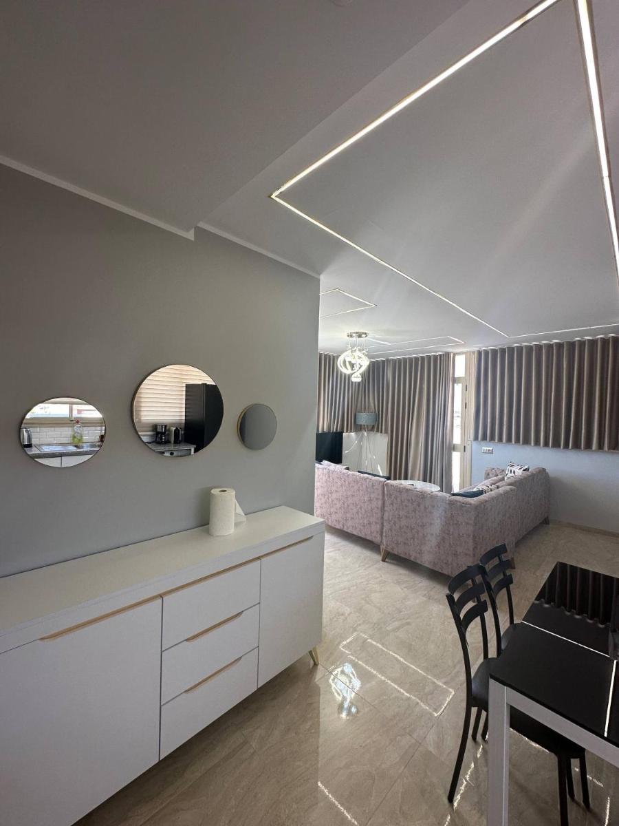 Suitetrails - Luxury Rooftop Wifi, Ac, Bbq