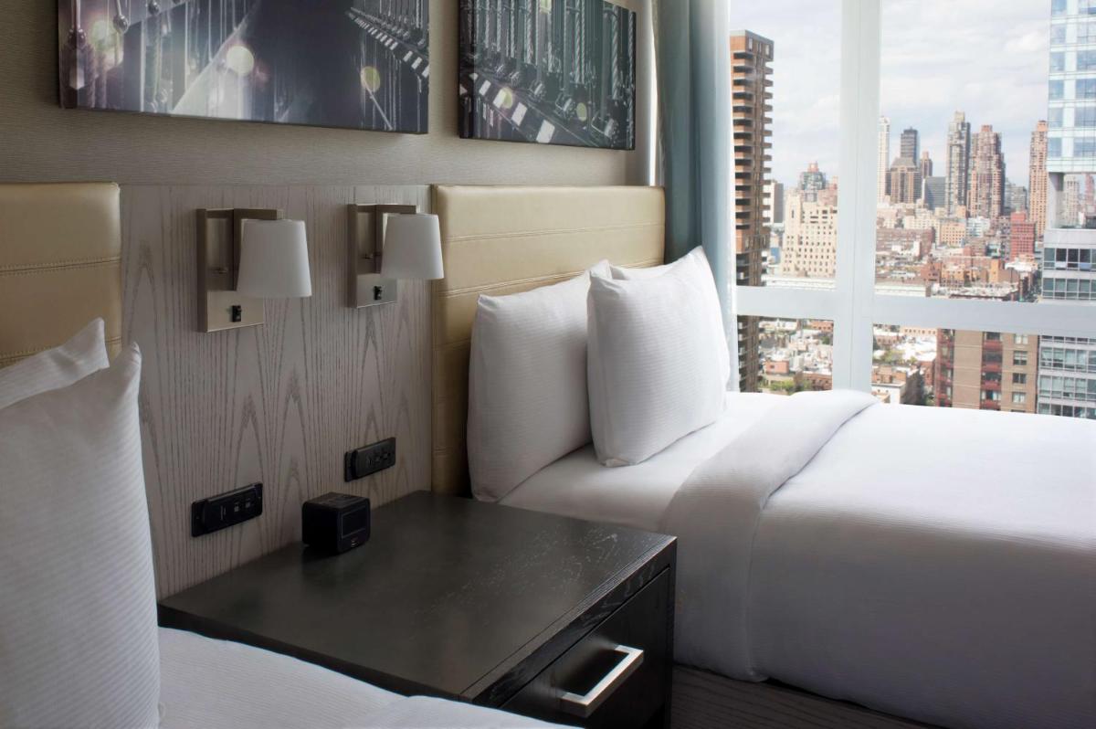 Doubletree By Hilton New York Times Square West - Housity