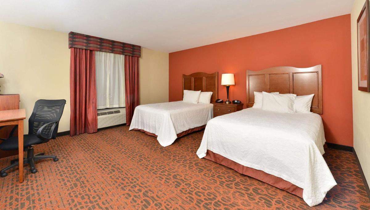 Hampton Inn Ottumwa - Housity