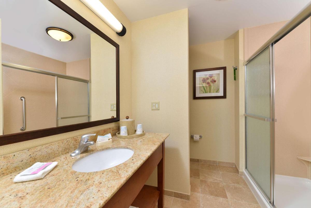 Hampton Inn Ottumwa - Housity